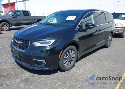 2023 Chrysler Pacifica Hybrid Touring L z USA, uszkodzony, nr VIN 2C4RC1L73PR510162